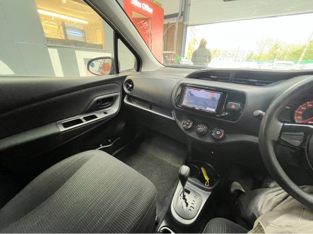 2018 Toyota Vitz - thumbnail 13