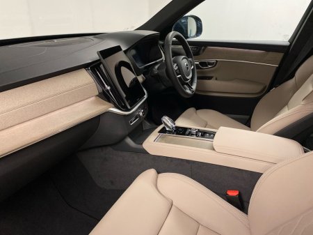 2026 Volvo XC90 - thumbnail 10