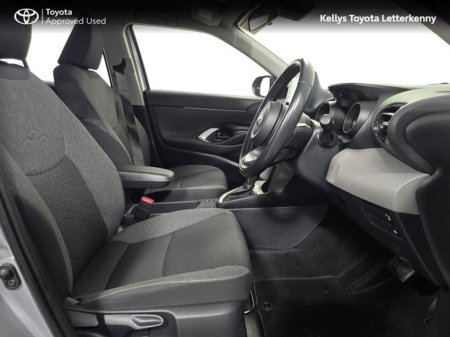 2022 Toyota Yaris Cross YARIS CROSS LUNA - #170 €24,495 thumbnail