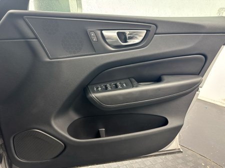 2022 Volvo XC60 - thumbnail 11