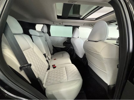 2022 Mitsubishi Outlander - thumbnail 13