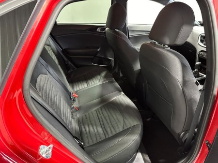 2022 Kia Ceed - thumbnail 11