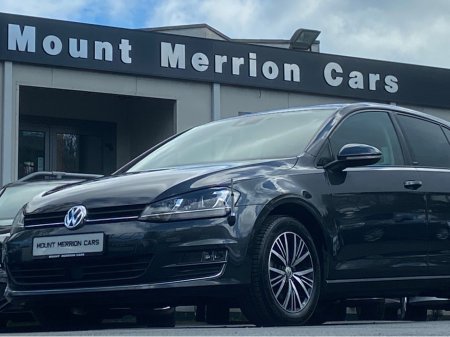 2016 Volkswagen Golf - view 2