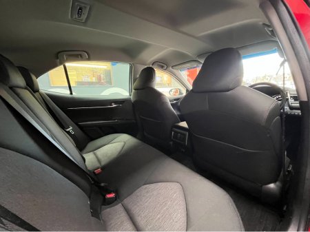 2018 Toyota Camry - thumbnail 13