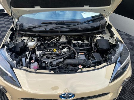 2021 Toyota Yaris Cross Toyota yaris cross 1.5 self charging hybrid fully loaded with spec €21,500 thumbnail