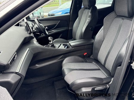 2023 Peugeot 3008 - thumbnail 6