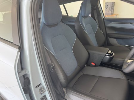 2026 Volvo EX30 - thumbnail 8
