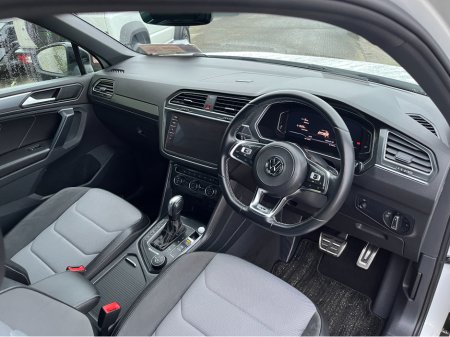 2020 Volkswagen Tiguan R-LINE 4MOTION AUTOMATIC 2.0 DIESEL //LOW MILES//HIGH SPEC//360 PARKING CAMERAS//HALF LEATHER HEATED FRONT AND REAR SEATS//KEYLESS ENTRY// €34,950 thumbnail
