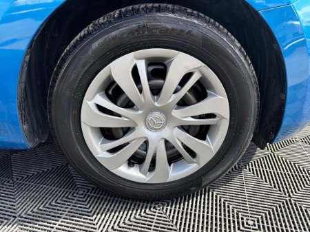 2015 Mazda Demio - thumbnail 3