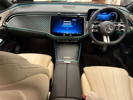 2025 Mercedes-Benz E Class - thumbnail 2