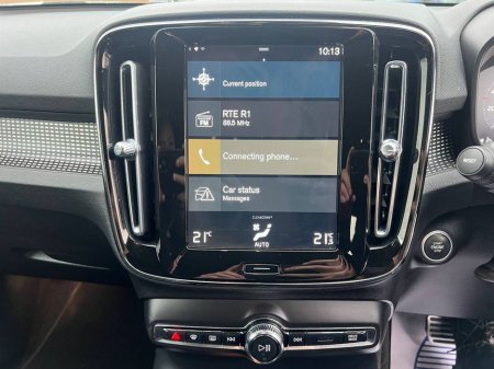 2022 Volvo XC40 R-DESIGN T4 1.5 HYBRID // SERVICE HISTORY // DIAMOND CUT ALLOYS // PARKING SENSORS €27,900 thumbnail