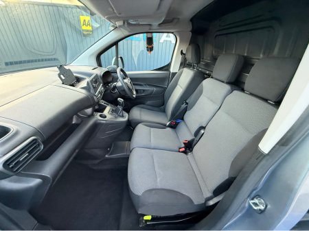 2021 Opel Combo 3 SEATER - 1.5 DIESEL - MANUAL - 12M WARRANTY - CAR: 1599 €14,950 thumbnail