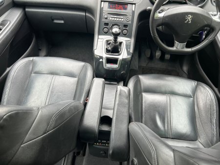 2016 Peugeot 5008 - thumbnail 18