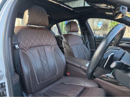 2017 BMW 7 Series - thumbnail 22