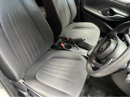 2021 Toyota Yaris - thumbnail 9