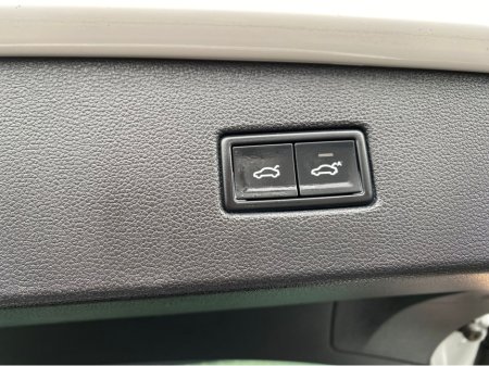 2018 Volkswagen Tiguan - thumbnail 24