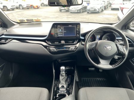 2021 Toyota C-HR C-HR 1.8 HYBRID SPORT €25,950 thumbnail