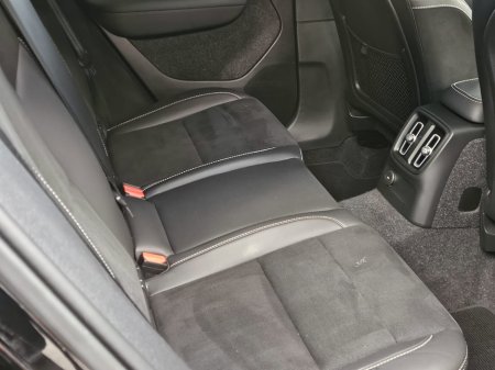2022 Volvo XC40 - thumbnail 7