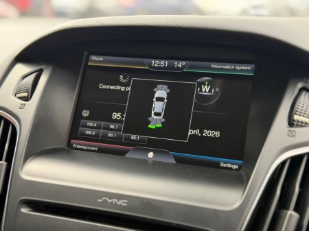 2016 Ford Focus - thumbnail 4