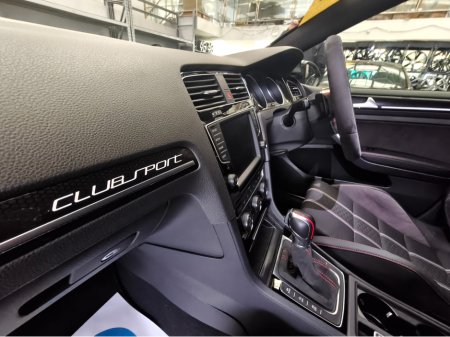 2016 Volkswagen Golf GTI Clubsport Track Edition//LOW KMs €29,450 thumbnail