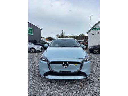 2025 Mazda Mazda2 - thumbnail 3