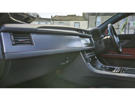 2016 Jaguar XF - thumbnail 18