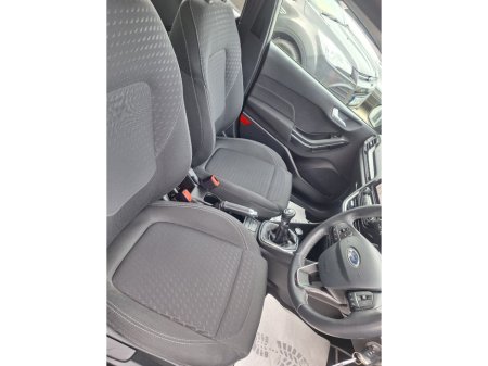 2019 Ford Fiesta - thumbnail 6