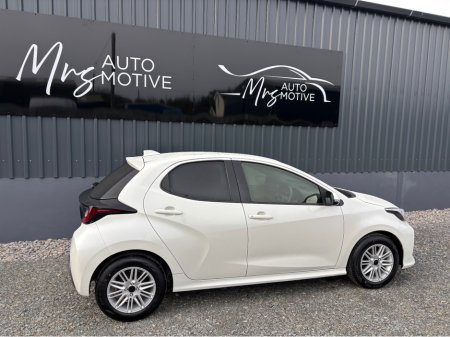 2020 Toyota Yaris - thumbnail 4