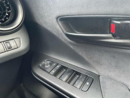 2024 Toyota C-HR - thumbnail 14