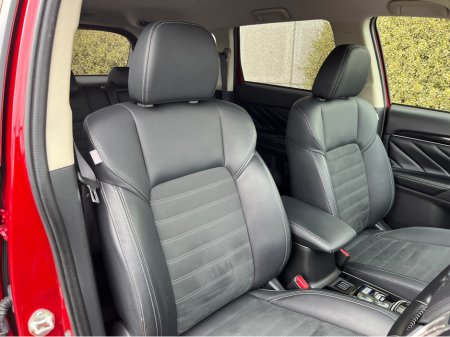 2020 Mitsubishi Outlander - thumbnail 12