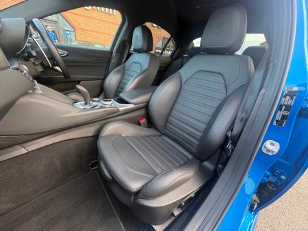 2024 Alfa Romeo Giulia - thumbnail 15