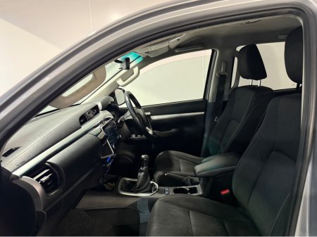 2021 Toyota Hilux INVINCIBLE D-4D 4WD DCB thumbnail