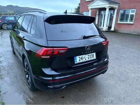 2024 Volkswagen Tiguan R-LINE 2.0 TDI AUTO 150HP BLACK EDITION €49,950 thumbnail