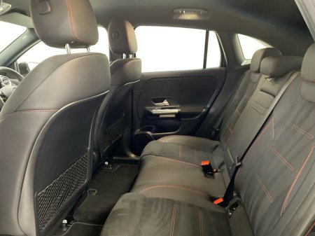 2025 Mercedes-Benz EQA - thumbnail 4