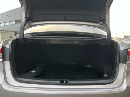 2019 Toyota Corolla LUNA SPORT 4DR HYBRID SALOON €20,950 thumbnail