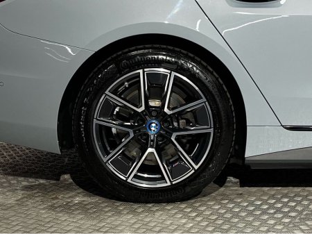 2024 BMW i4 - thumbnail 10