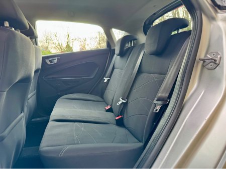 2015 Ford Fiesta ZETEC 1.2L !!! €7,950 thumbnail