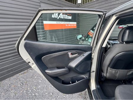 2011 Hyundai ix35 - thumbnail 17