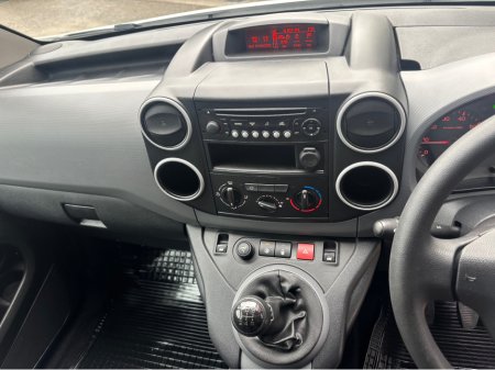 2018 Peugeot Partner - thumbnail 14