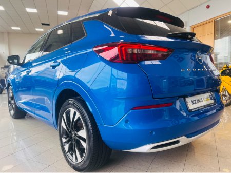 2024 Opel Grandland Huge Spec HYBRID As New Elegance Plus Heated Seats Heated Steering Wheel Fully Colour Coaded www.bolands.ie Est.1955 €32,950 thumbnail
