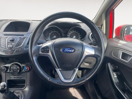 2015 Ford Fiesta - thumbnail 13