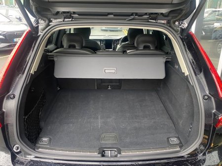 2025 Volvo XC60 - thumbnail 10