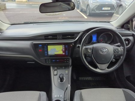 2018 Toyota Auris AURIS HYBRID LUNA SPORT €17,950 thumbnail