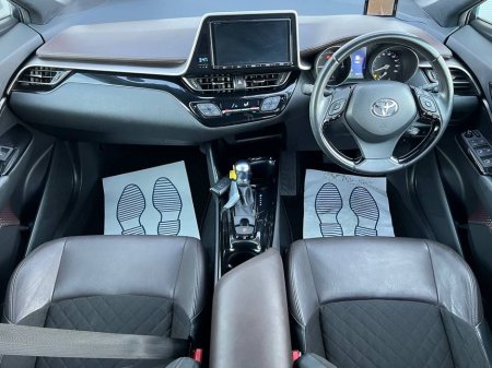 2017 Toyota C-HR MODELLISTA 1.8 HYBRID // 18" DIAMOND CUT ALLOYS // HEATED SEATS // REVERSE CAMERA €18,750 thumbnail