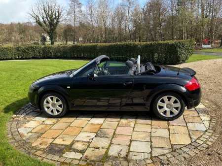 2004 Audi TT - thumbnail 23