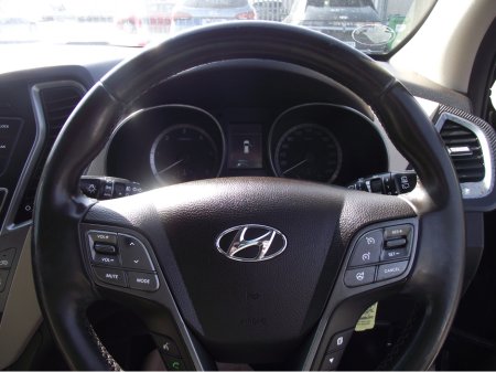 2017 Hyundai Santa Fe - thumbnail 13