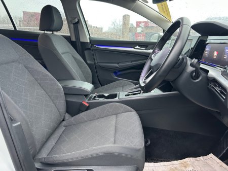 2024 Volkswagen Golf Volkswagen Golf Style DSG 2.0 TDI 2024 €30,950 thumbnail