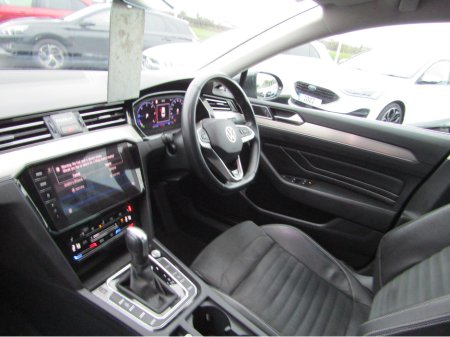 2022 Volkswagen Passat R-LINE 2.0 TDI D7F 150 4DR AUTO thumbnail