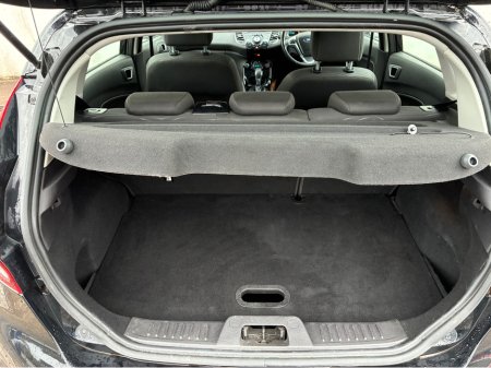 2014 Ford Fiesta - thumbnail 7