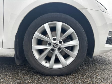 2020 Skoda Octavia - thumbnail 5